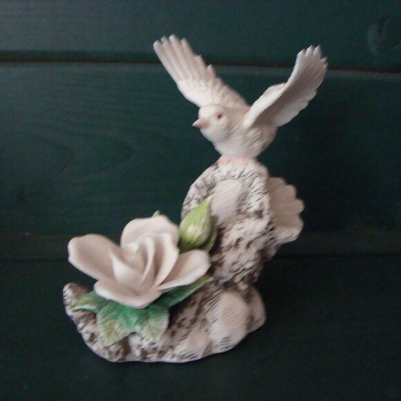 Heritage House Springtime Serenade Dove with Rose - Picture 2 of 6